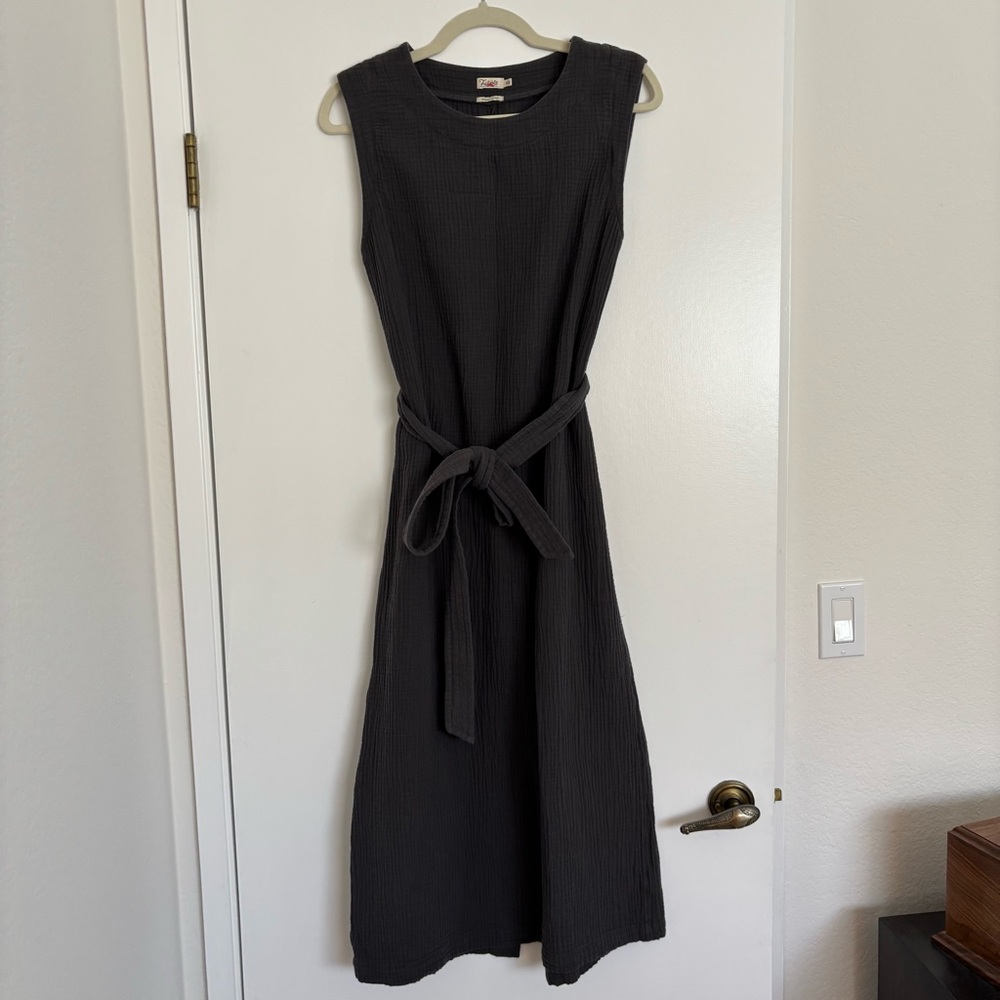 Faherty Dream Cotton Gauze Costa Dress in Washed Black